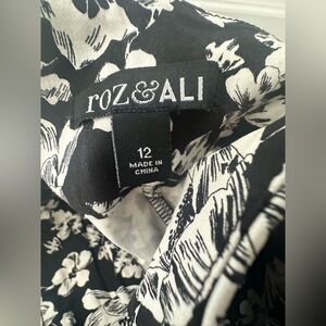 BNWT ROZ & ALI CROPPED PRINT PANTS